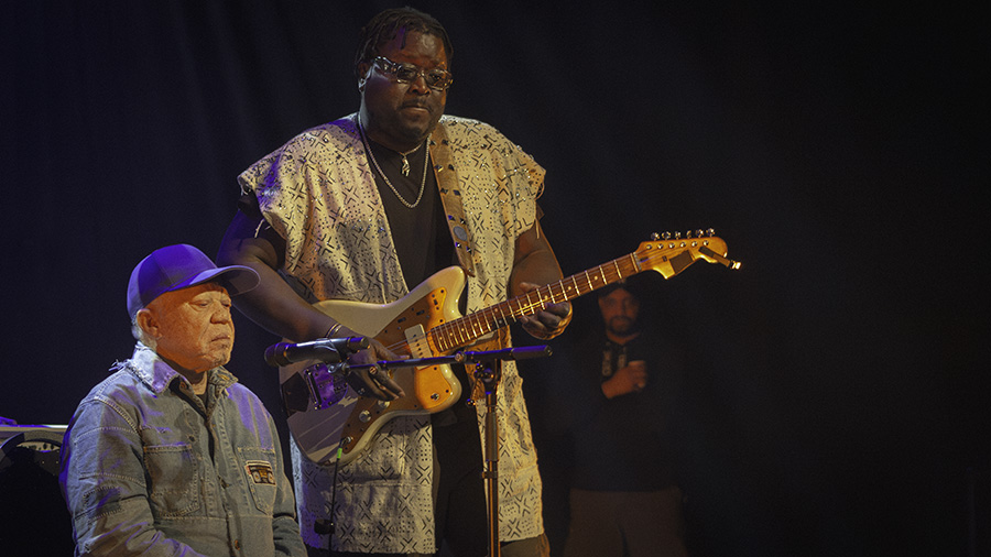 Salif Keita Electric Band laat Heerlen dansen