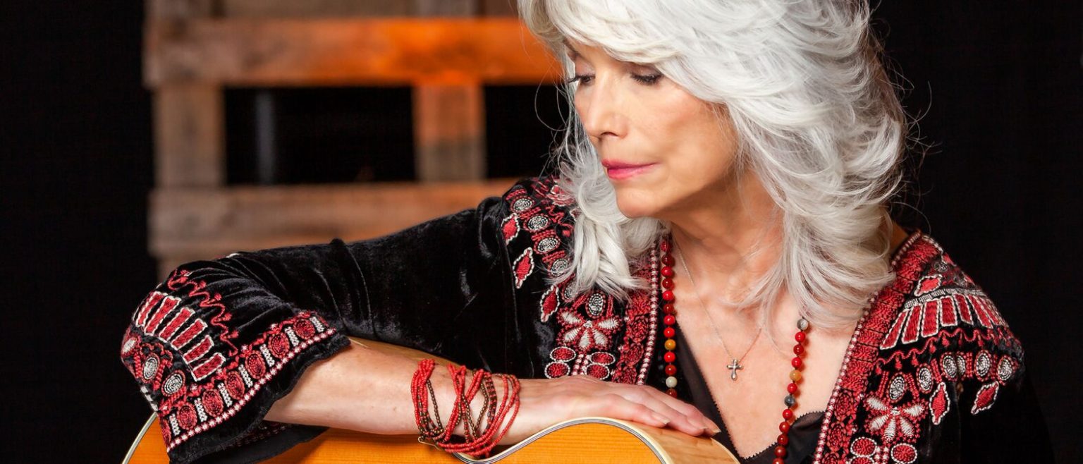 Emmylou Harris neemt waardig afscheid in Eindhoven
