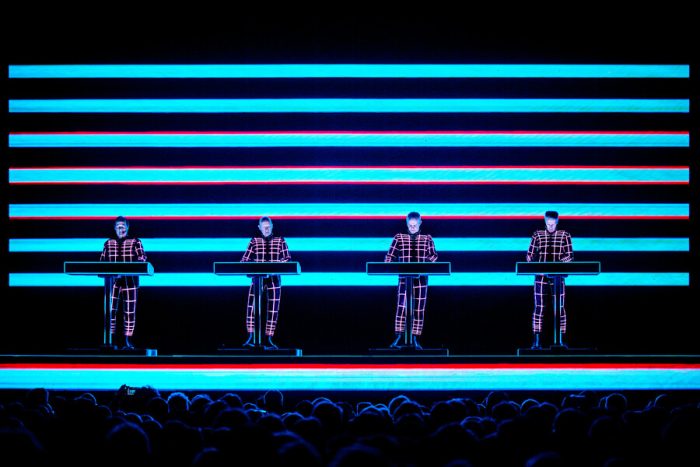 Kraftwerk zet iconisch moment neer tijdens Eindhovens concert