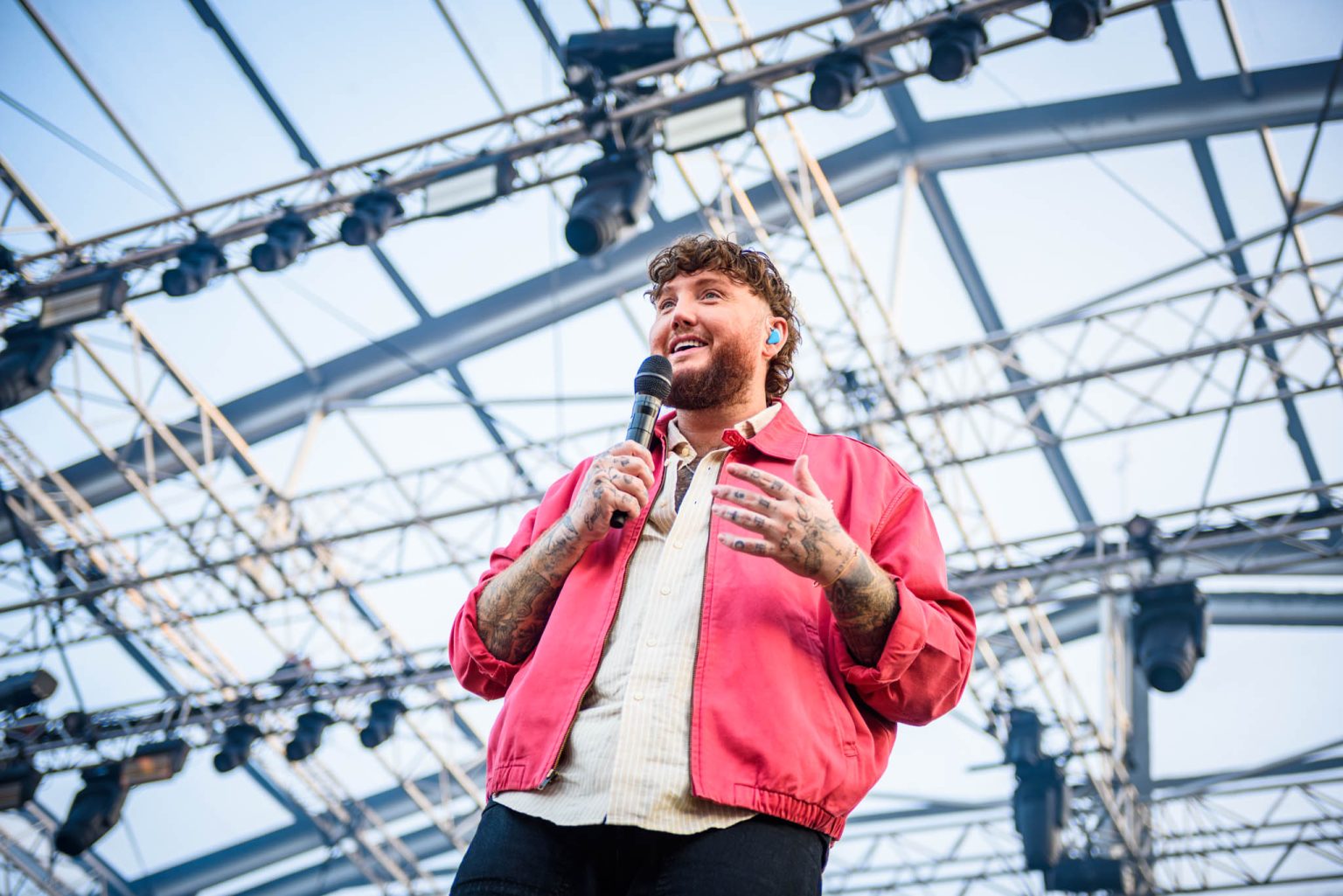 James Arthur probeert koninklijke show te maken op Royal Park Live