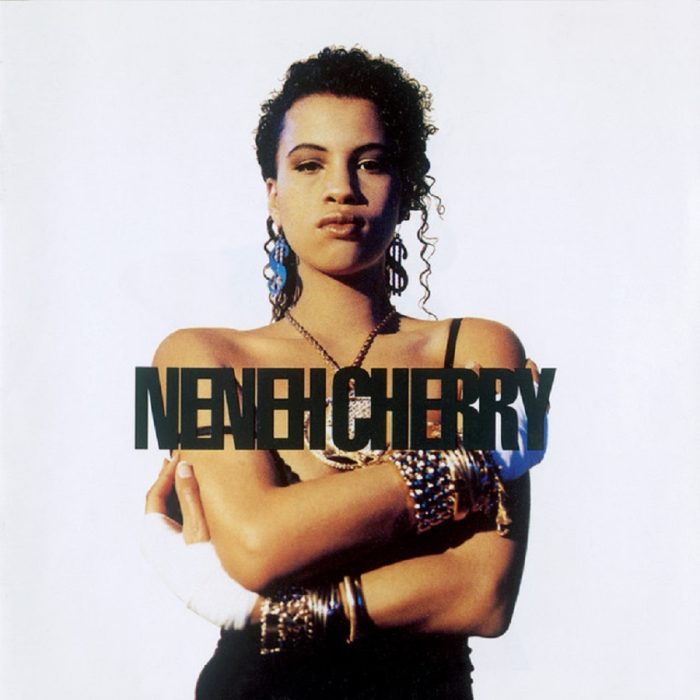 Parels van de Popmuziek: Het Verhaal achter Neneh Cherry – ‘Buffalo Stance’