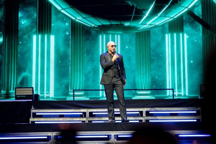 Pitbull geeft alles in Arnhem