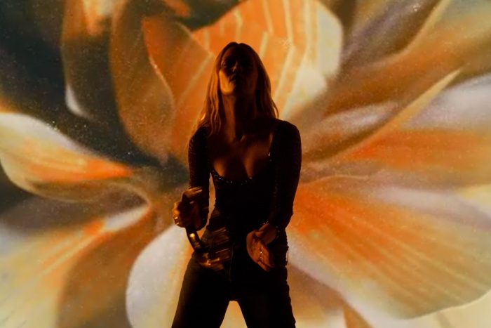 Vanessa Paradis laat haar zwoele stem opnieuw schitteren in de Melkweg