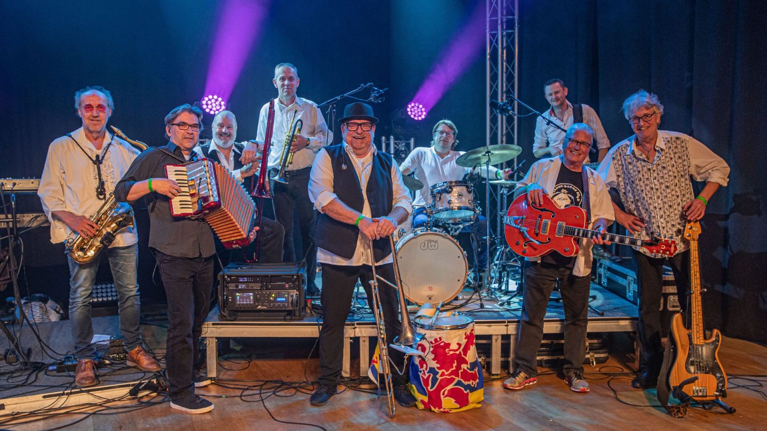 Feest, Limburgse humor en nostalgie bij Janse Bagge Bend in Roermond